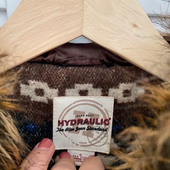 Aztec Jacket - Picture 2 of 3